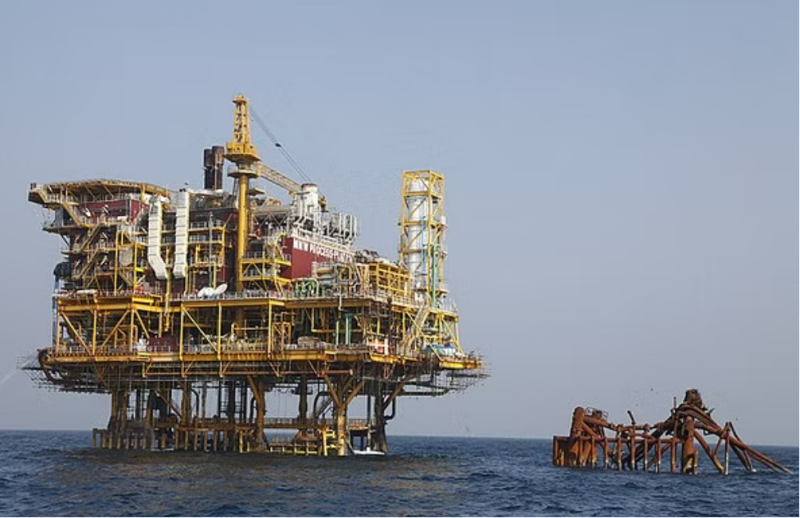 Les prix du pétrole augmentent suite à l’attaque du Hamas contre Israël