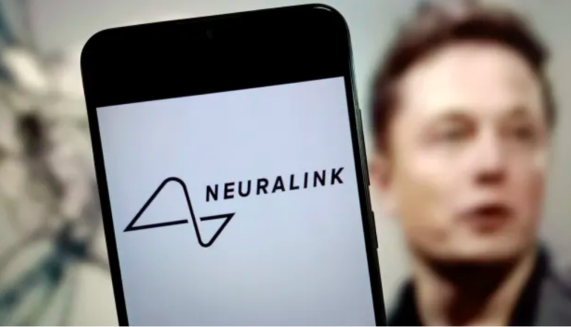 Le premier patient humain de Neuralink capable de contrôler la souris grâce à la pensée, dit Musk