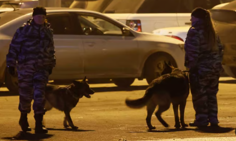 La Russie arrête des assaillants présumés après une fusillade de masse qui a tué 93 personnes lors d'un concert