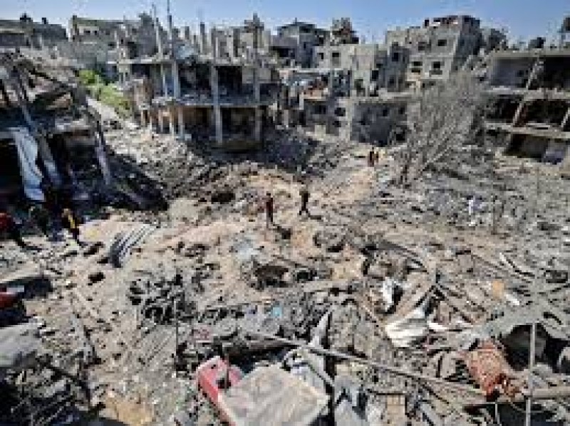 غزة.. مقتل 14 شخصا من عائلة واحدة في ضربة إسرائيلية