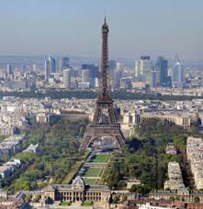Paris residents to vote on making 500 more streets pedestrian
