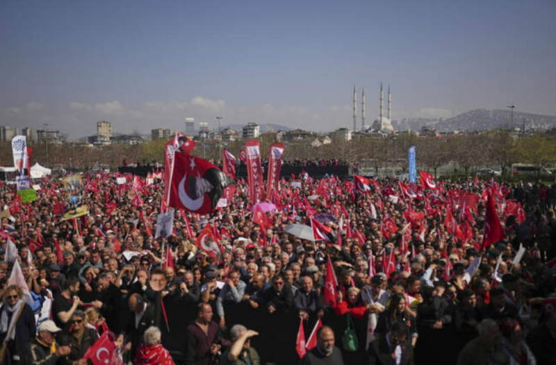 Hundreds of thousands join Istanbul protest rally