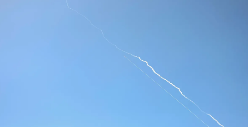 الجيش الإسرائيلي يعلن اعتراض صاروخ أطلق من اليمن