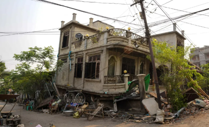 Rains add to challenge for Myanmar quake relief, toll at 3,471