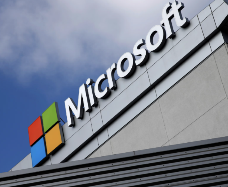 Microsoft alerts businesses, governments to server software attack