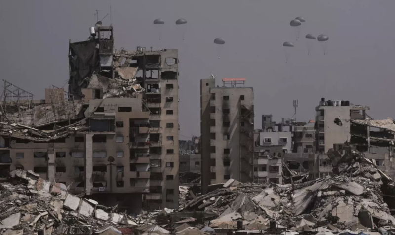 Trump says Gaza suffering 'real starvation' and pledges to open US food hubs