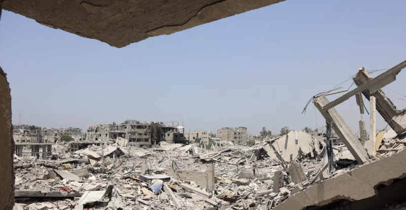 غزة.. مقتل 30 بينهم 10 من طالبي المساعدات