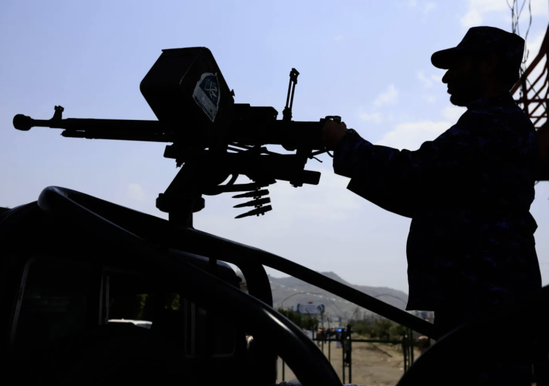 اليمن: «الحوثيون» يستهدفون سفينة في البحر الأحمر ومطار بن غوريون وميناء أسدود