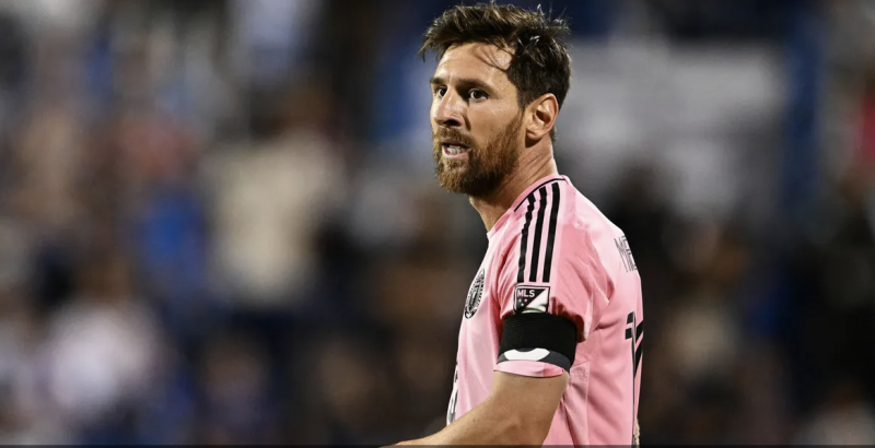 ميسي يتوصل إلى اتفاق لتجديد عقده بعد 2026