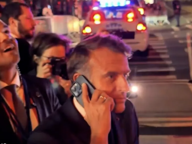 بالفيديو.. ماكرون "علق" بشوارع نيويورك فاتصل بترامب
