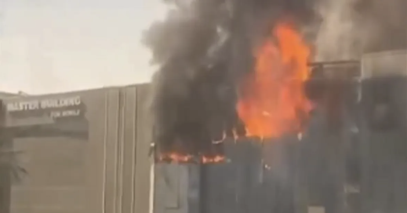 فيديو.. حريق ضخم يلتهم مجمعا تجاريا في العراق