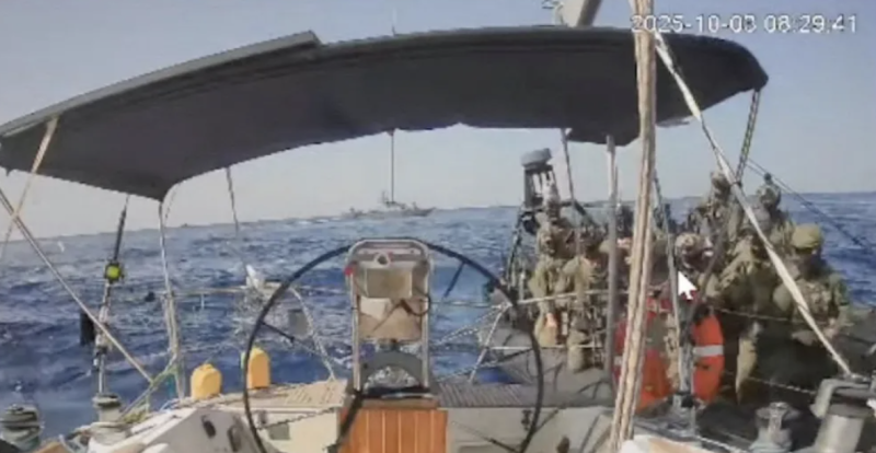 إسرائيل تبدأ ترحيل نشطاء "أسطول المساعدات"