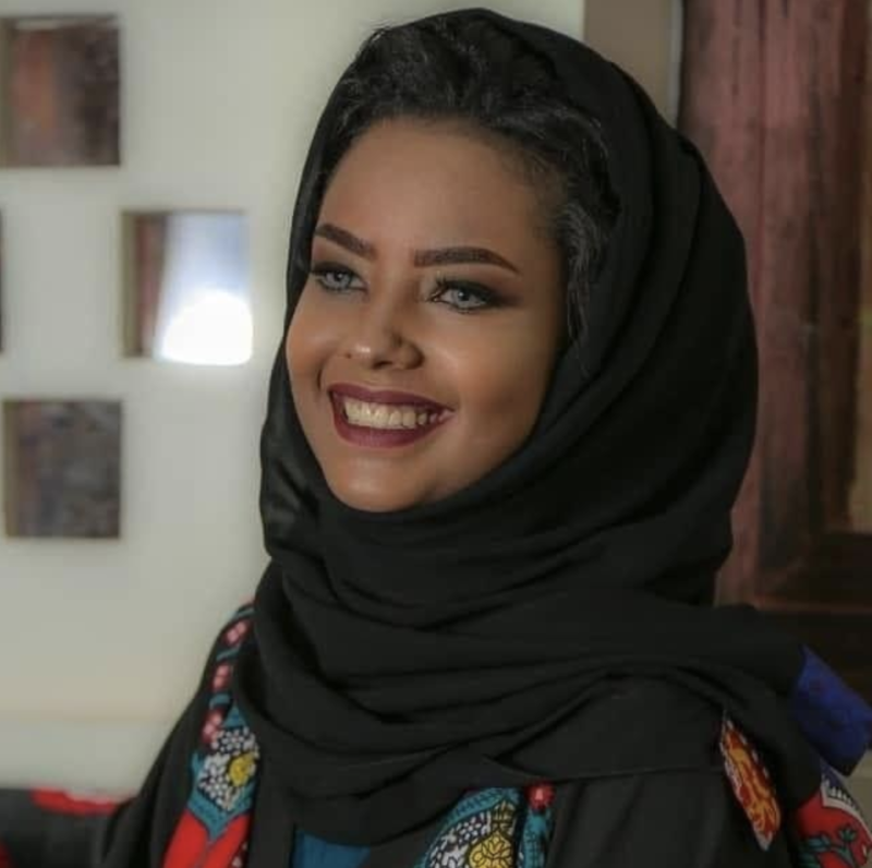 Yemeni Model Intisar al-Hammadi Released After Five Years in Houthi Detention
