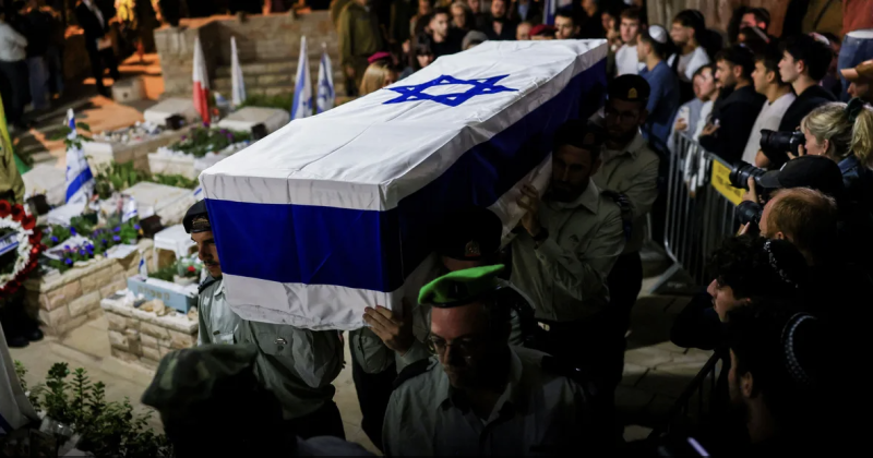 إسرائيل تتسلم رفات أحد الرهائن الأربعة المتبقين في غزة