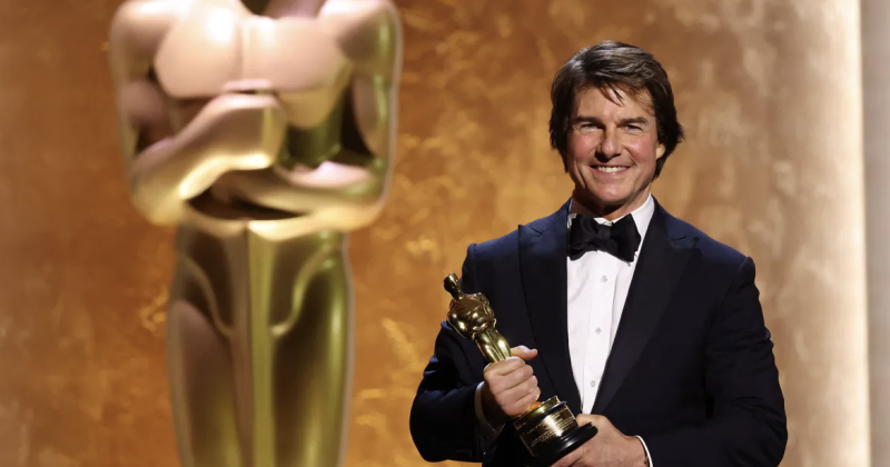 ماذا قال توم كروز عند تسلمة أول أوسكار في مسيرته الفنية؟