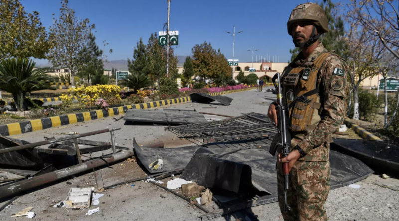 Pakistan and Afghanistan trade heavy fire along border, officials say