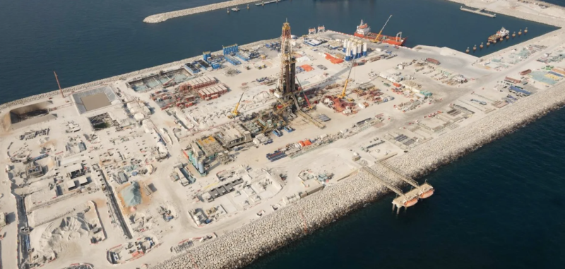 أدنوك توقع صفقة تمويل هيكلي مهمة بقيمة 11 مليار دولار