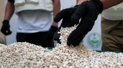 اليمن يضبط مليون ونصف حبة كبتاجون ويتهم الحوثيين باستخدام تجارة المخدرات لتأجيج الحرب
