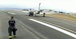 سابقة بعالم الطيران.. طائرة تقرر الهبوط بنفسها بعد ظرف طارئ