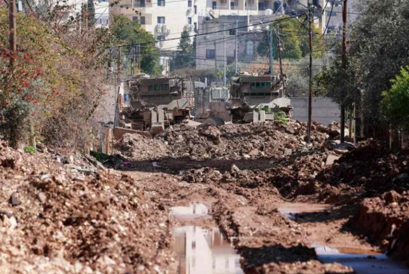 Netanyahu eyes West Bank as he oscillates on Gaza