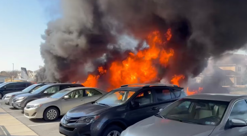 Small plane crashes with 5 aboard in Pennsylvania