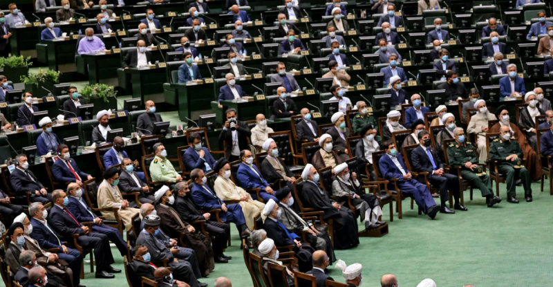 البرلمان الإيراني يعلق التعاون مع "وكالة الطاقة الذرية"