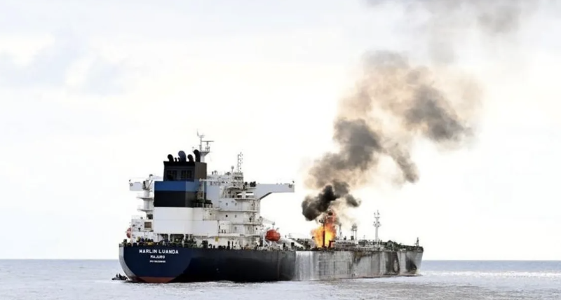 سفينة بريطانية تتعرض لهجوم صاروخي قبالة سواحل اليمن