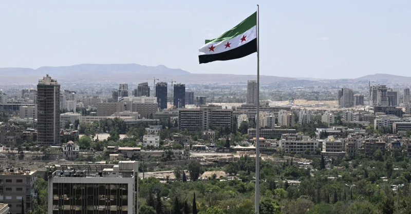 إسرائيل تعلن استهداف مدخل مقر هيئة الأركان السورية في دمشق