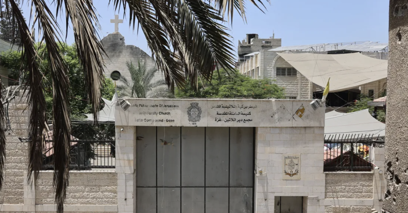 استهداف كنيسة غزة.. إسرائيل تعلّق والبابا يعرب عن "حزنه"