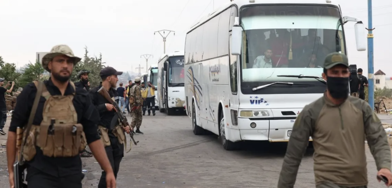 سوريا.. بدء خروج عوائل البدو المحتجزين في مدينة السويداء