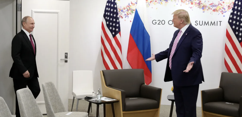 كواليس القوة.. كيف يتعامل ترامب وبوتين وجها لوجه؟