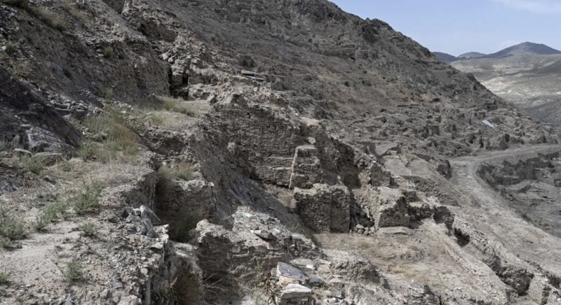 زلزال أفغانستان.. تقارير رسمية تتحدث عن مئات القتلى والجرحى