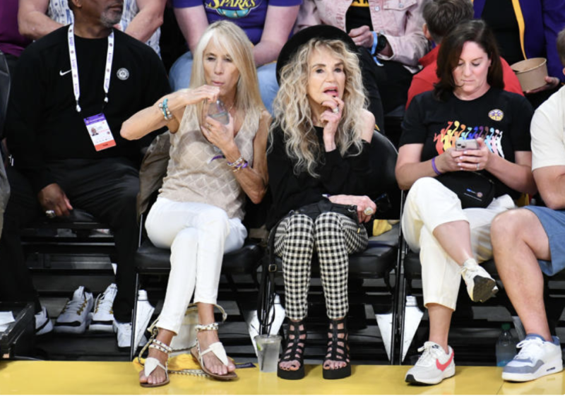 Dyan Cannon blocked from White House after lying about her age