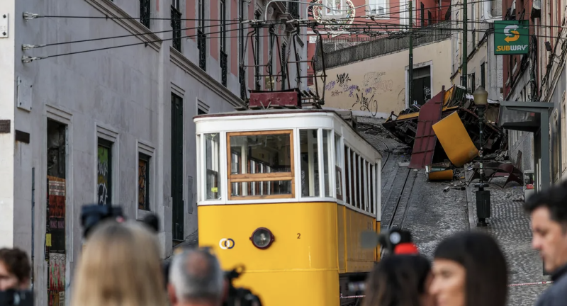 مقتل 17 في حادث مأساوي لـ"الترام الشهير" في البرتغال