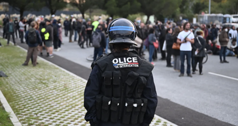 اعتقالات واستنفار أمني في فرنسا