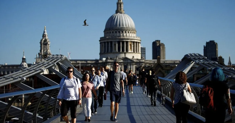 وفاة 1147 شخصا على الأقل.. الحر يبطش بالإنجليز