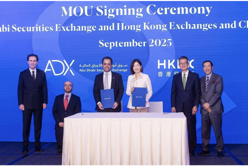 سوقا أبوظبي وهونغ كونغ يوقعان مذكرة تفاهم لتعزيز التعاون