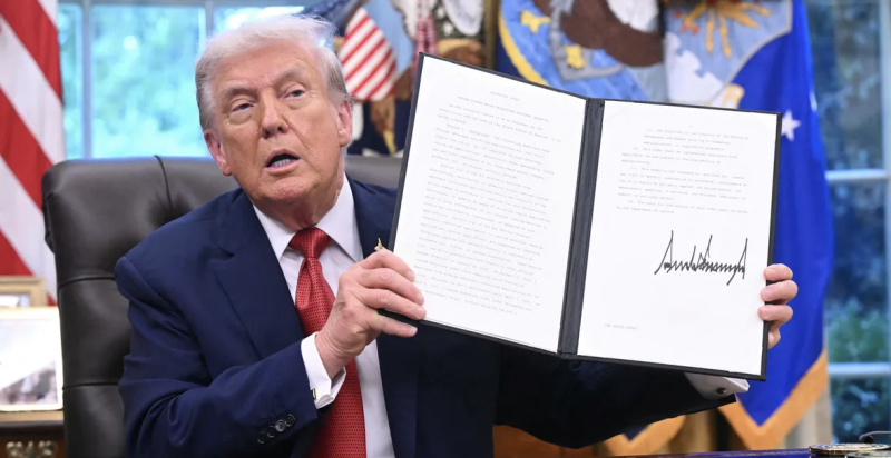 اتفاق بـ14 مليار دولار.. ترامب يحسم صفقة تيك توك بأمر تنفيذي