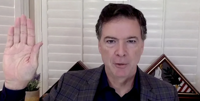 توجيه اتهامات لمدير"إف بي آي" السابق.. والأخير: أنا بريء