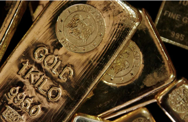 الذهب يتخطى أربعة آلاف دولار للمرة الأولى في تاريخه