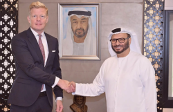 د/أنور قرقاش يبحث مع المبعوث الأممي مستجدات الأزمة اليمنية