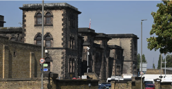 حكومة بريطانيا في حرج بعد الإفراج عن أكثر من 90 سجينا بالخطأ